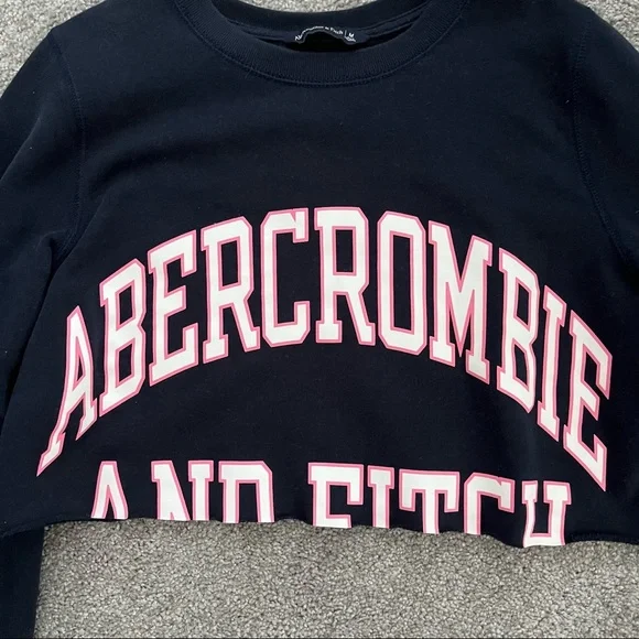 Cropped A&F Sweatshirt - Picture 2 of 4